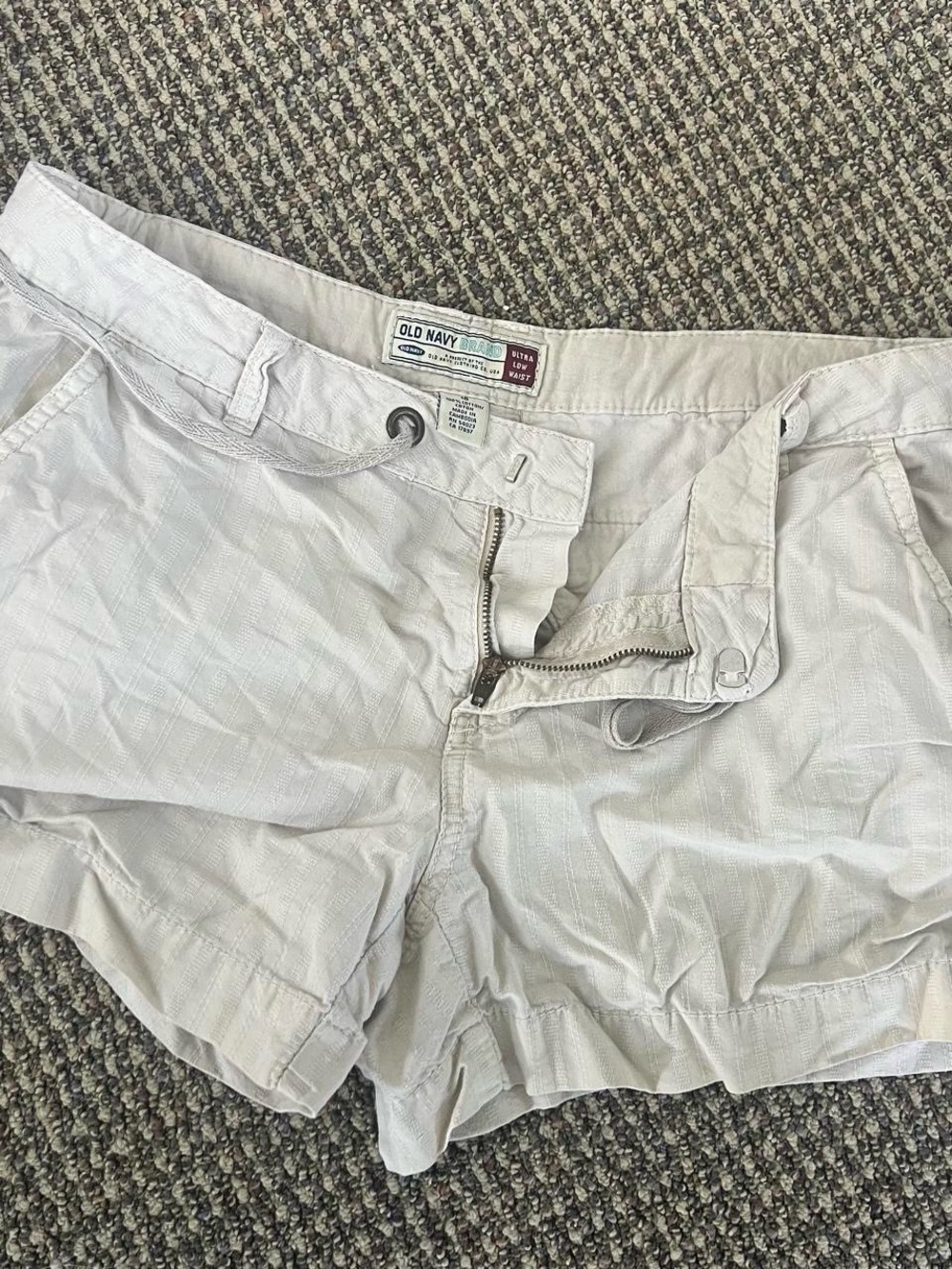 Y2K Old Navy Women's Khaki Low Rise Casual Cotton Cargo Shorts